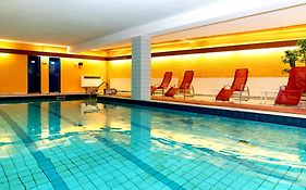 Hotel Meran Hallenbad & Sauna